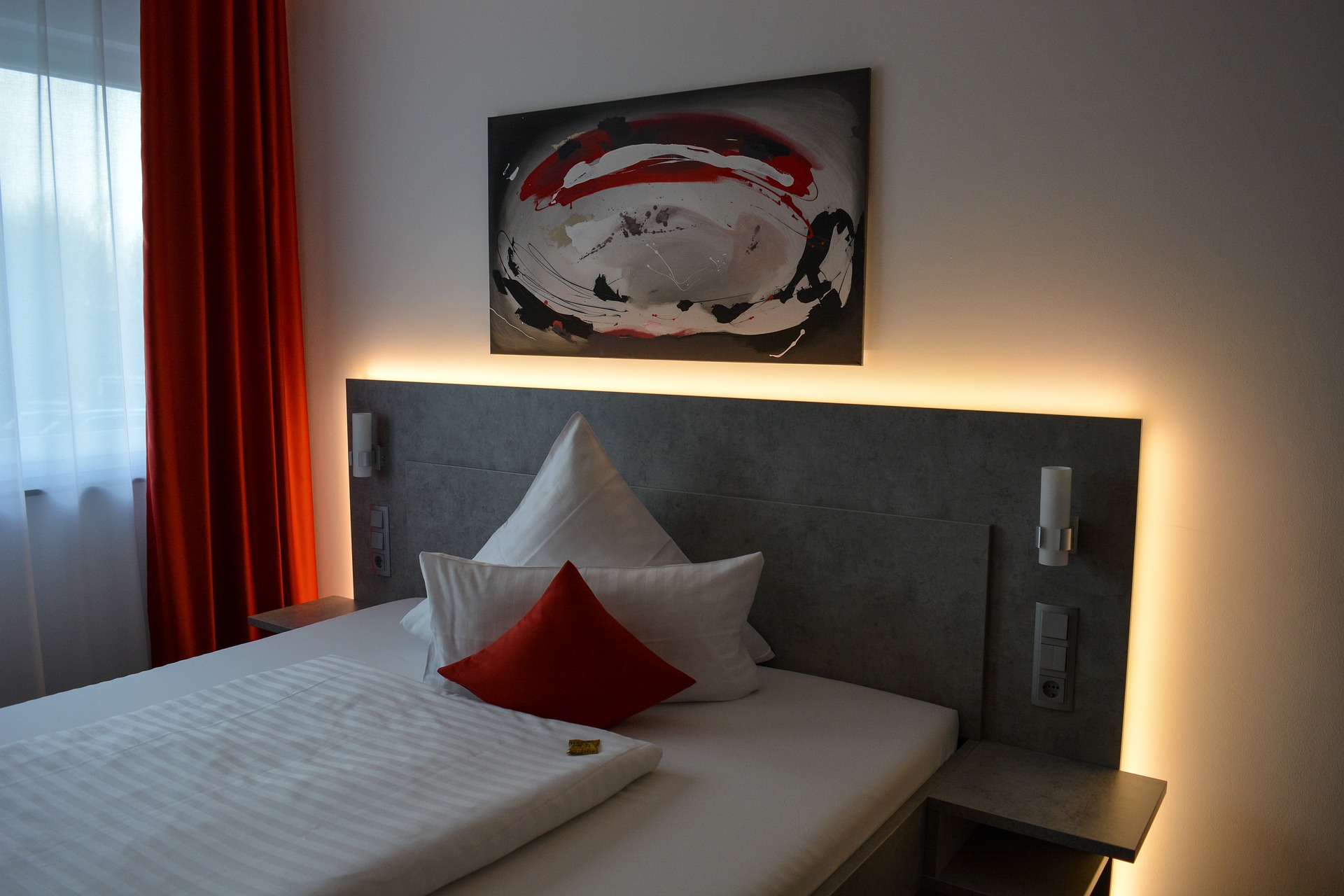 das Hotelzimmer