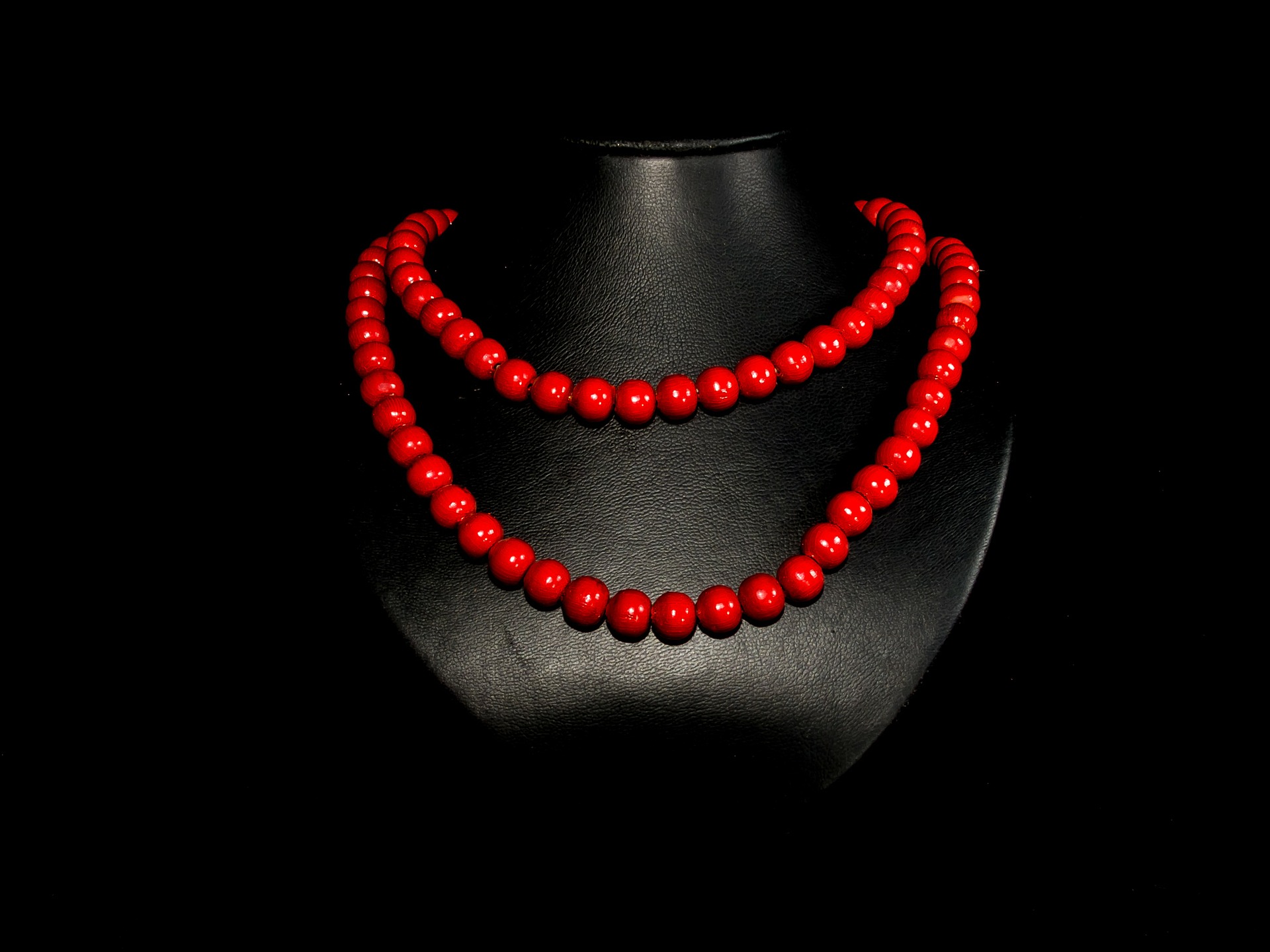 red necklace